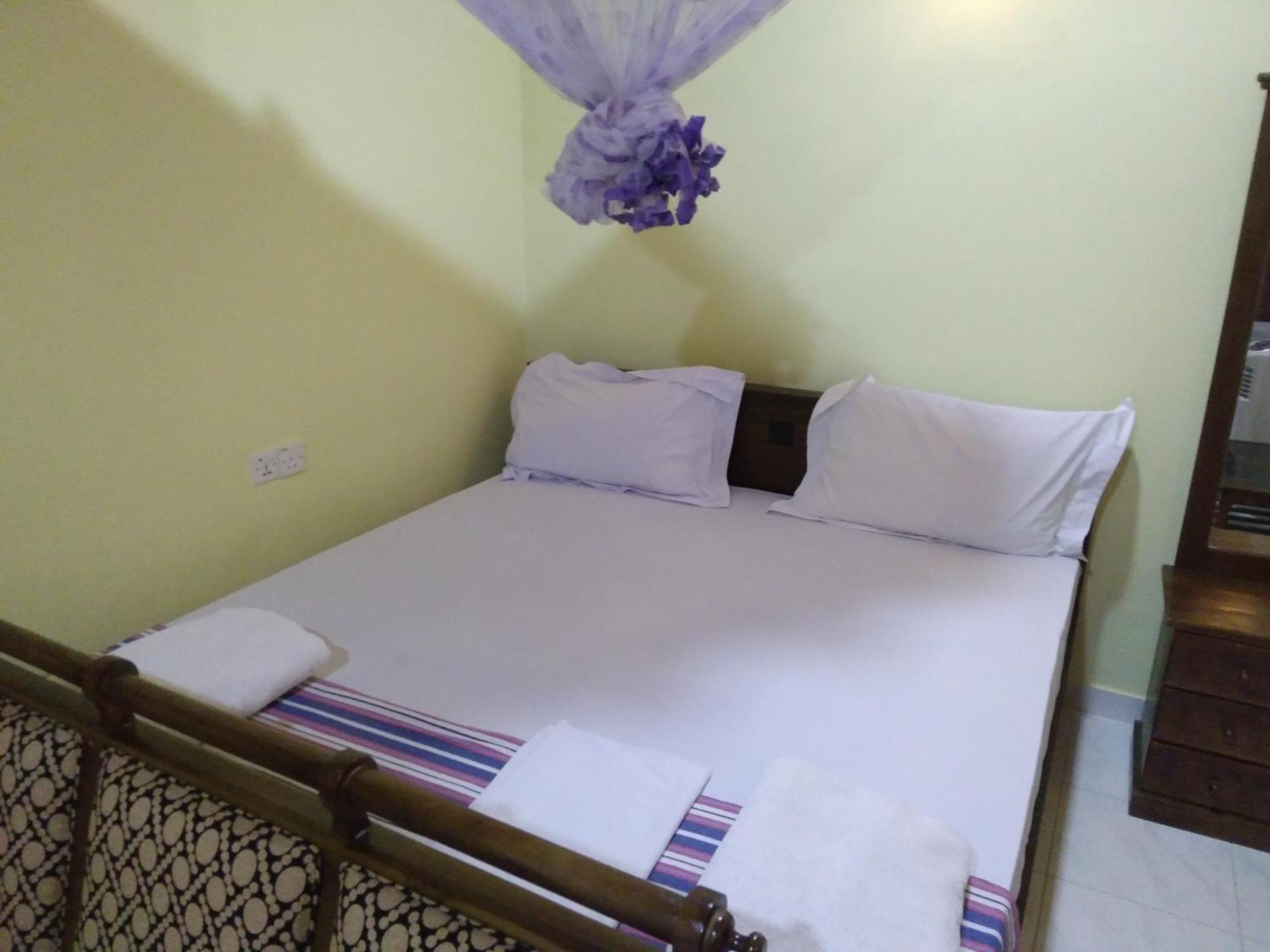 Suwani Pinnawala Homestay Kamer foto