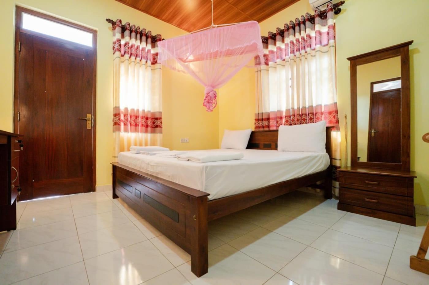 Suwani Pinnawala Homestay Buitenkant foto