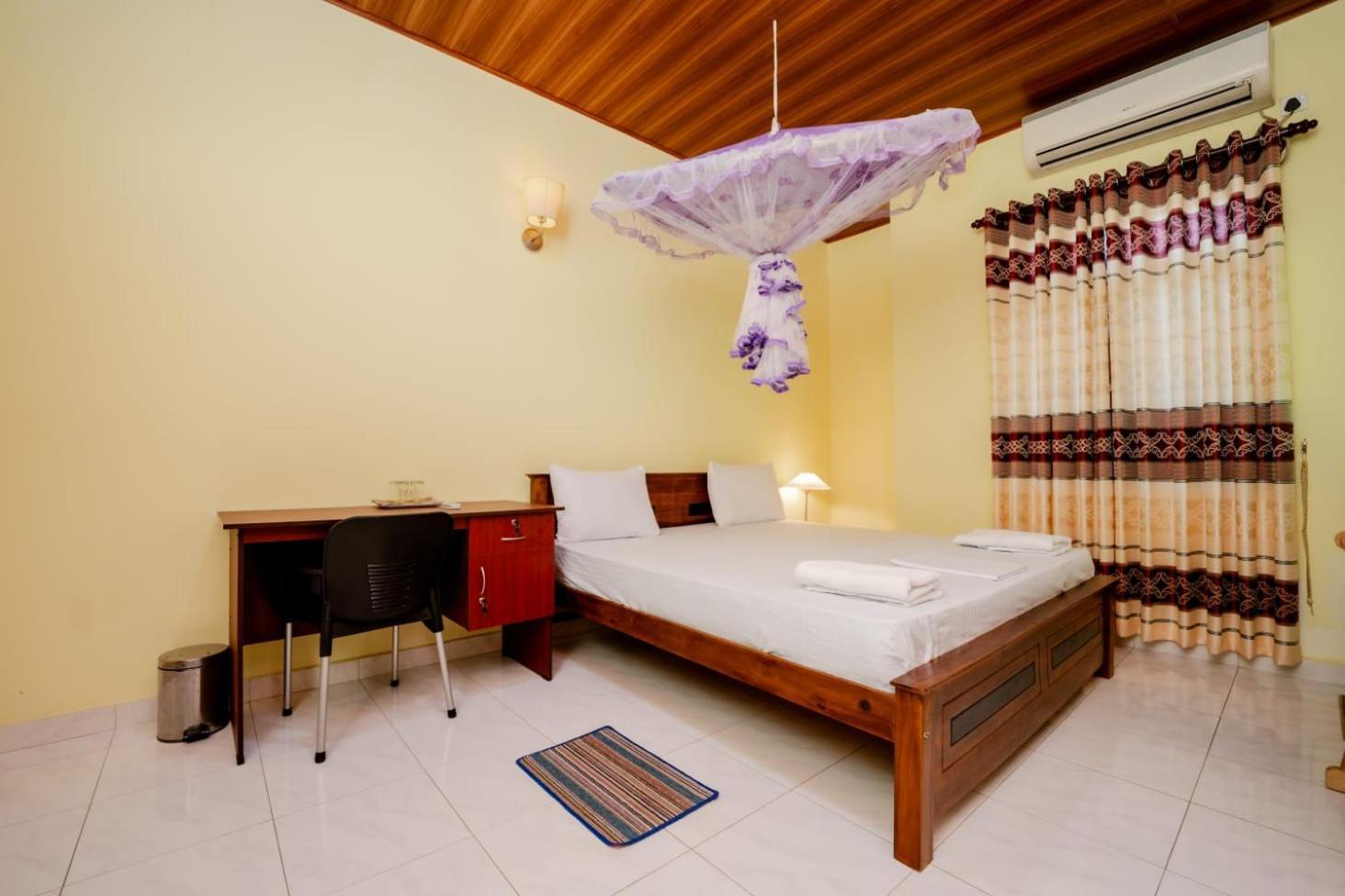 Suwani Pinnawala Homestay Buitenkant foto
