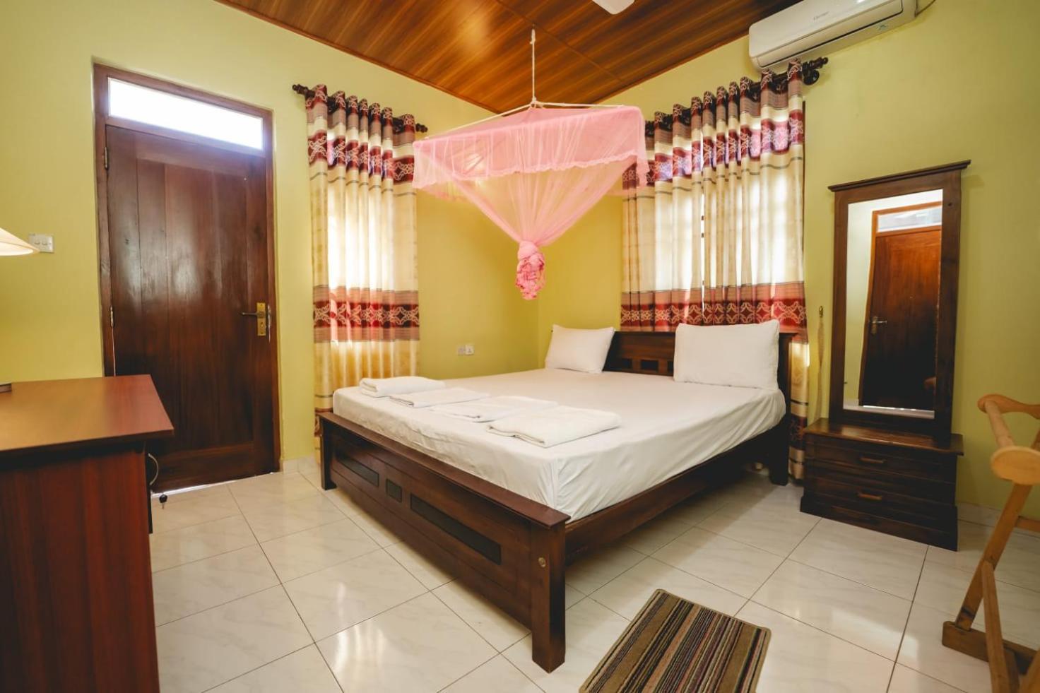 Suwani Pinnawala Homestay Buitenkant foto