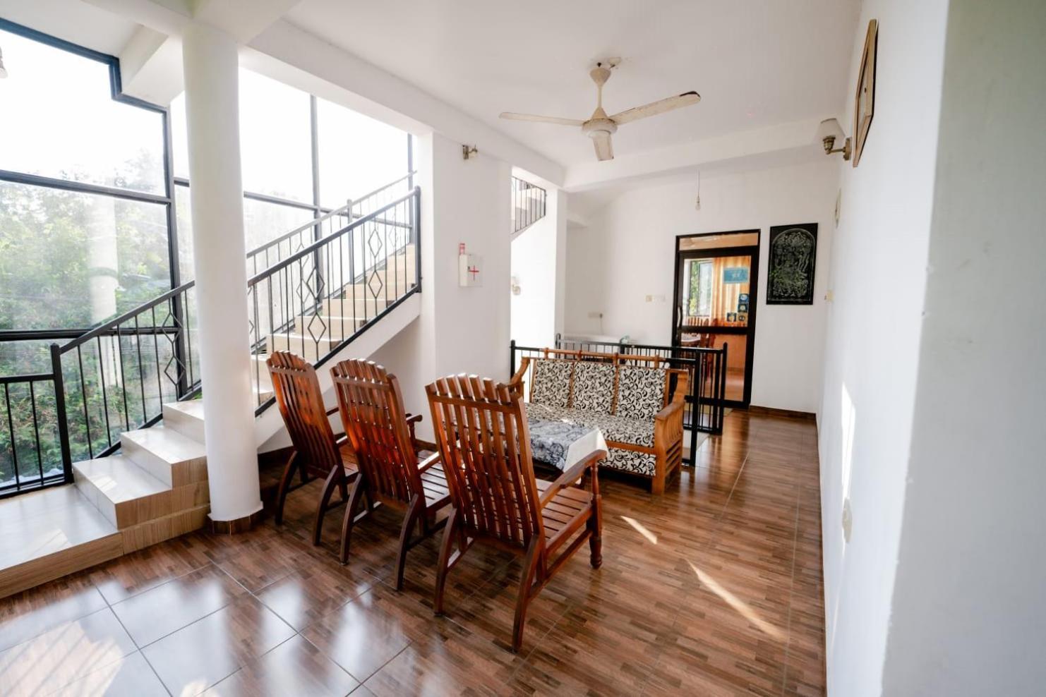 Suwani Pinnawala Homestay Buitenkant foto