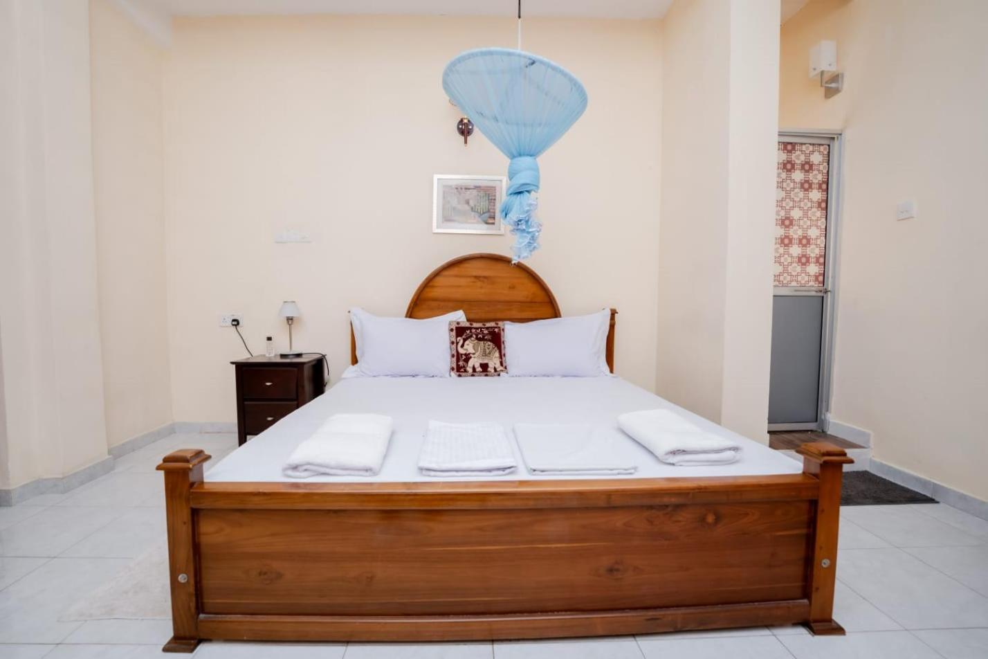 Suwani Pinnawala Homestay Buitenkant foto