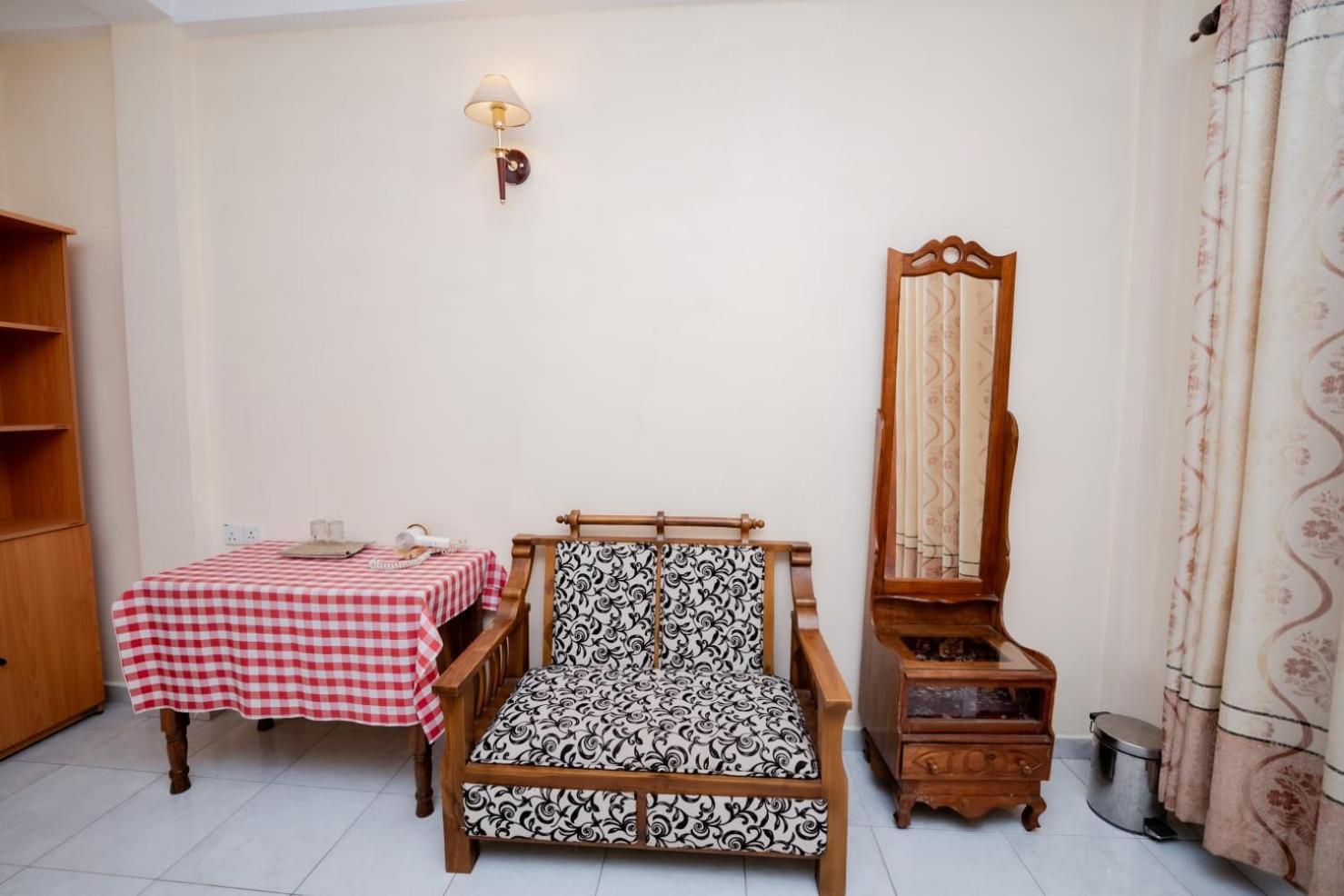 Suwani Pinnawala Homestay Buitenkant foto