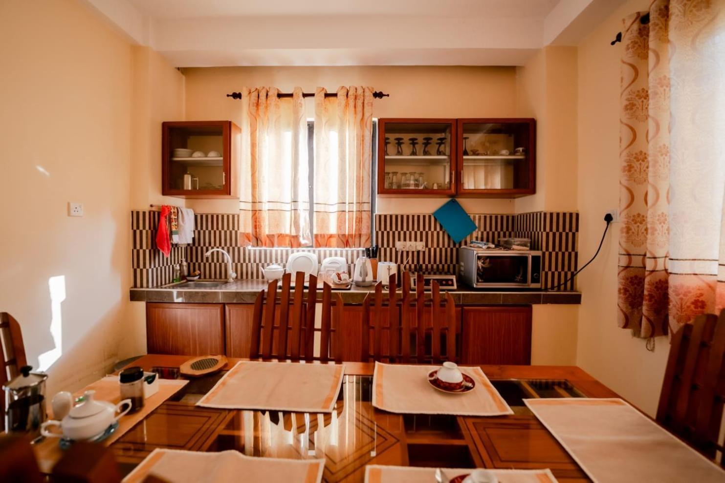 Suwani Pinnawala Homestay Buitenkant foto