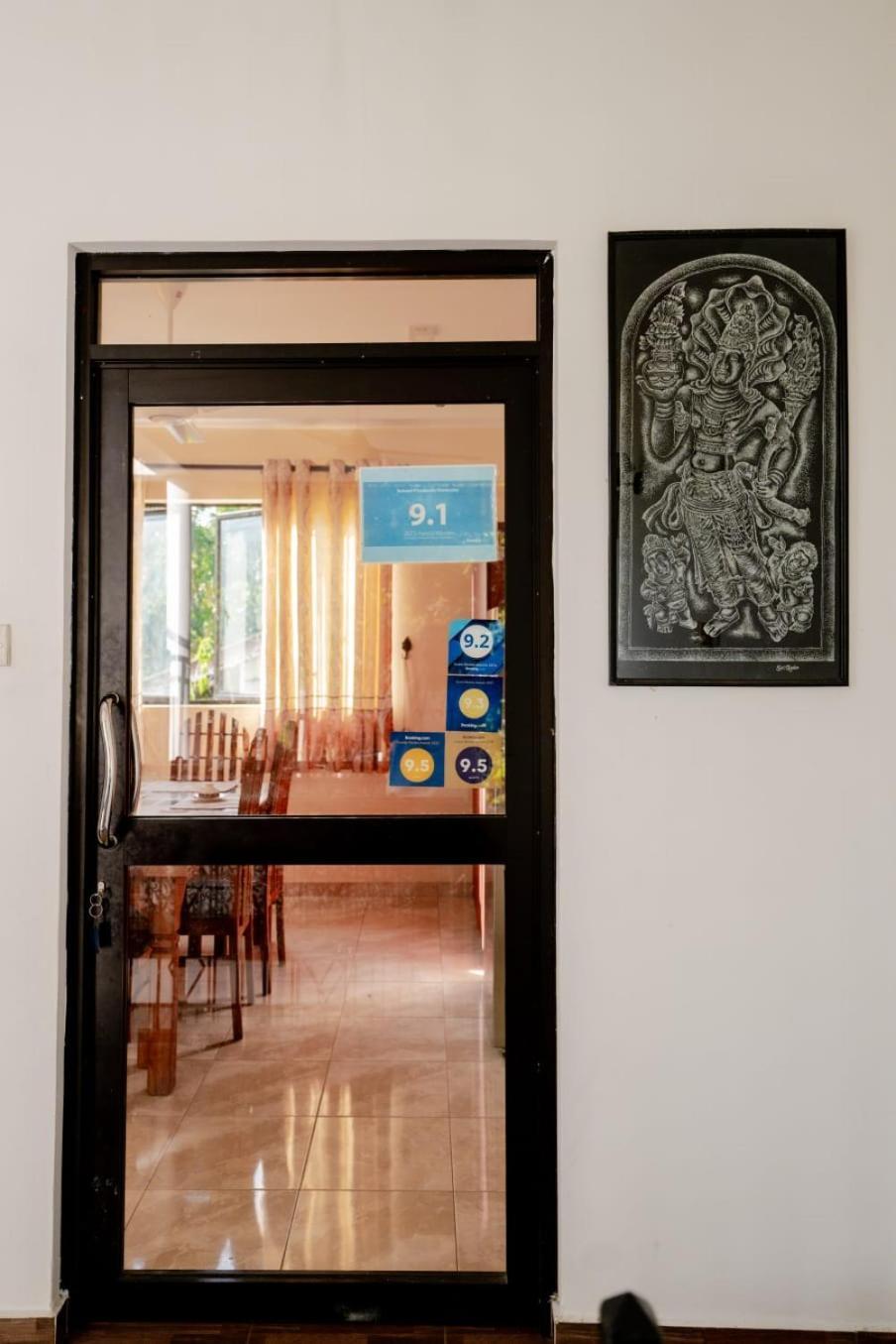 Suwani Pinnawala Homestay Buitenkant foto