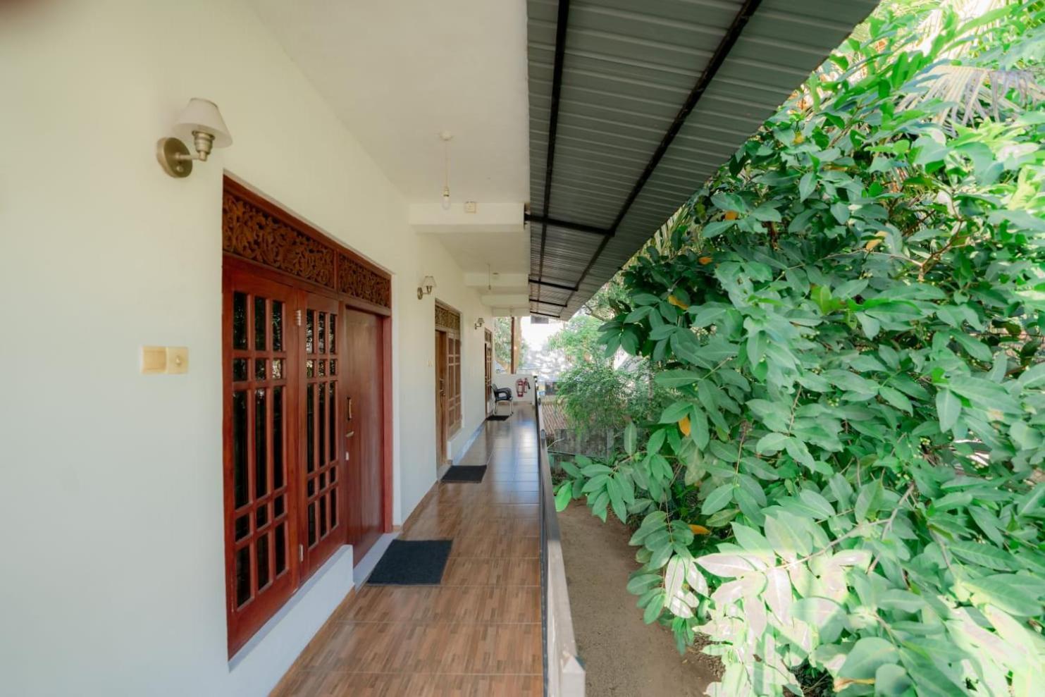 Suwani Pinnawala Homestay Buitenkant foto