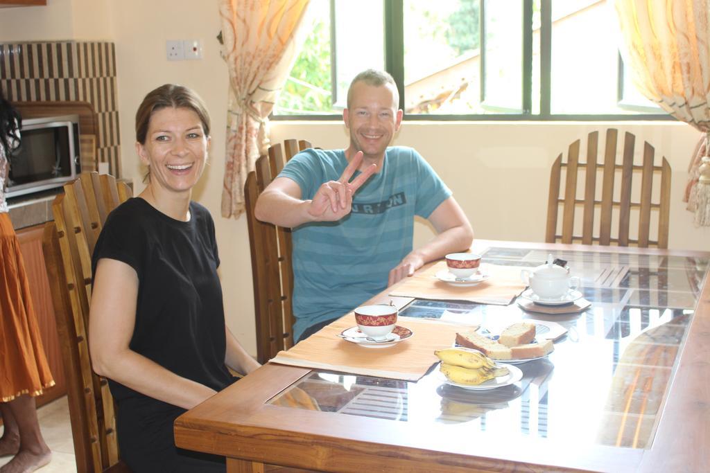 Suwani Pinnawala Homestay Buitenkant foto