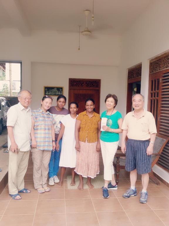 Suwani Pinnawala Homestay Buitenkant foto