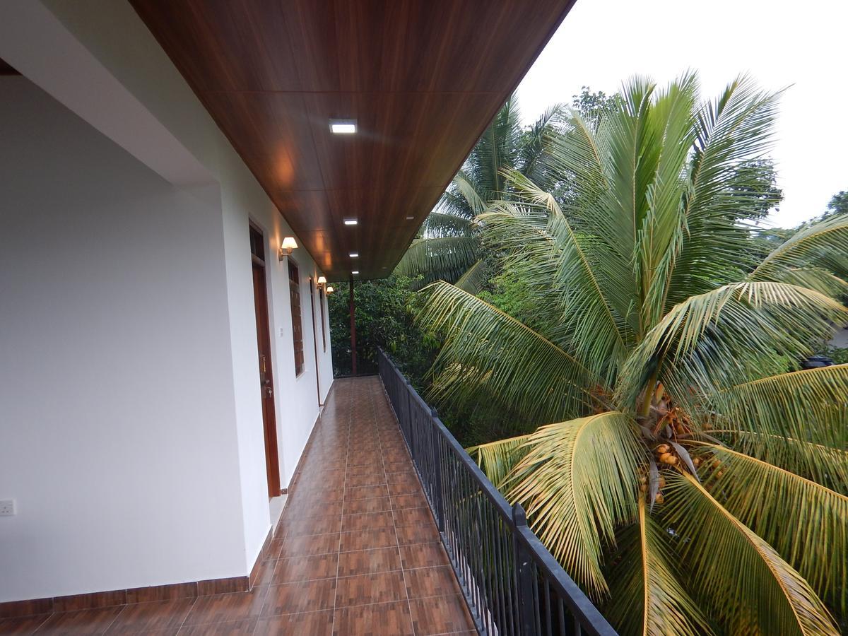 Suwani Pinnawala Homestay Buitenkant foto